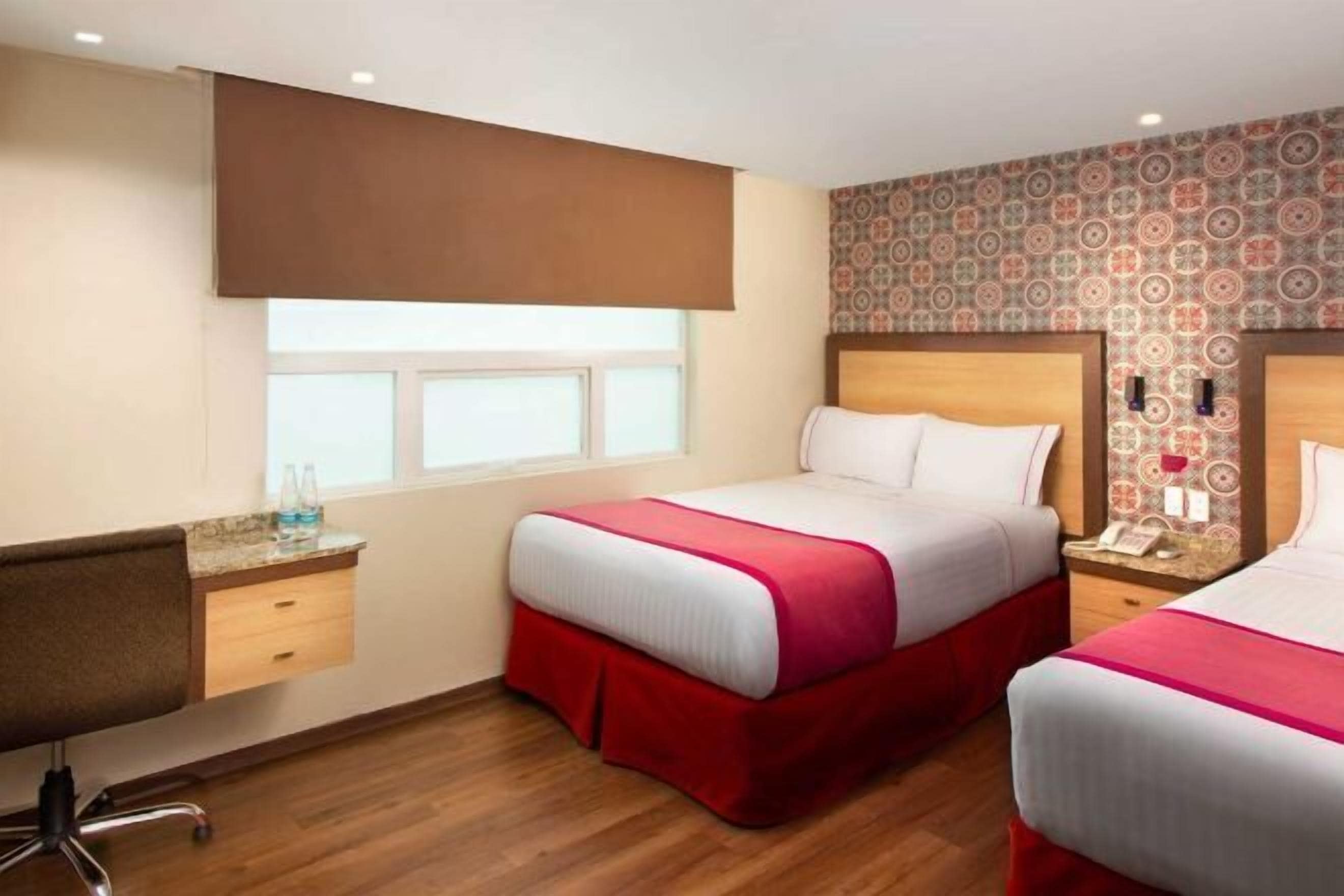 Premium bedding, in-room safe, desk, laptop workspace