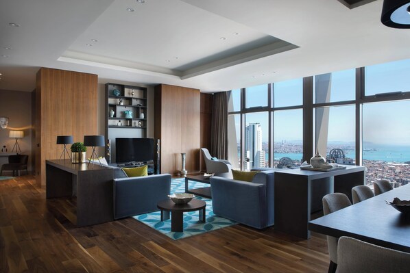 42-cm TV with cable channels