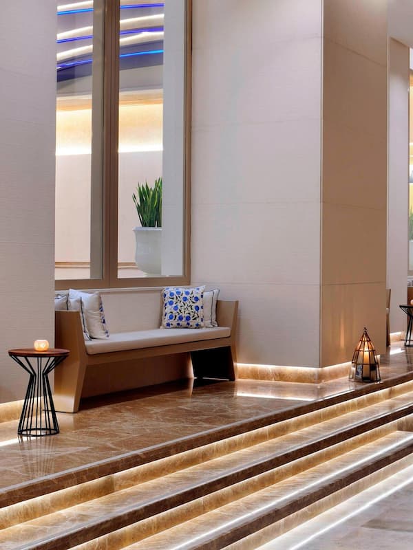 Couples treatment room(s), sauna, hot tub, steam room