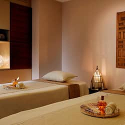 Couples treatment room(s), sauna, hot tub, steam room