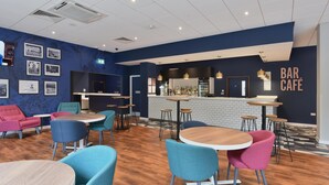 Unclassified image, 3 of 29, button - Travelodge Crawley (Crawley)