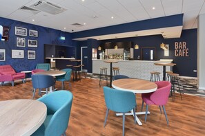 بار (في المنشاة)