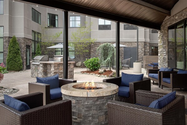 Terrace/patio - Homewood Suites by Hilton Lynnwood Seattle Everett, WA (Lynnwood)