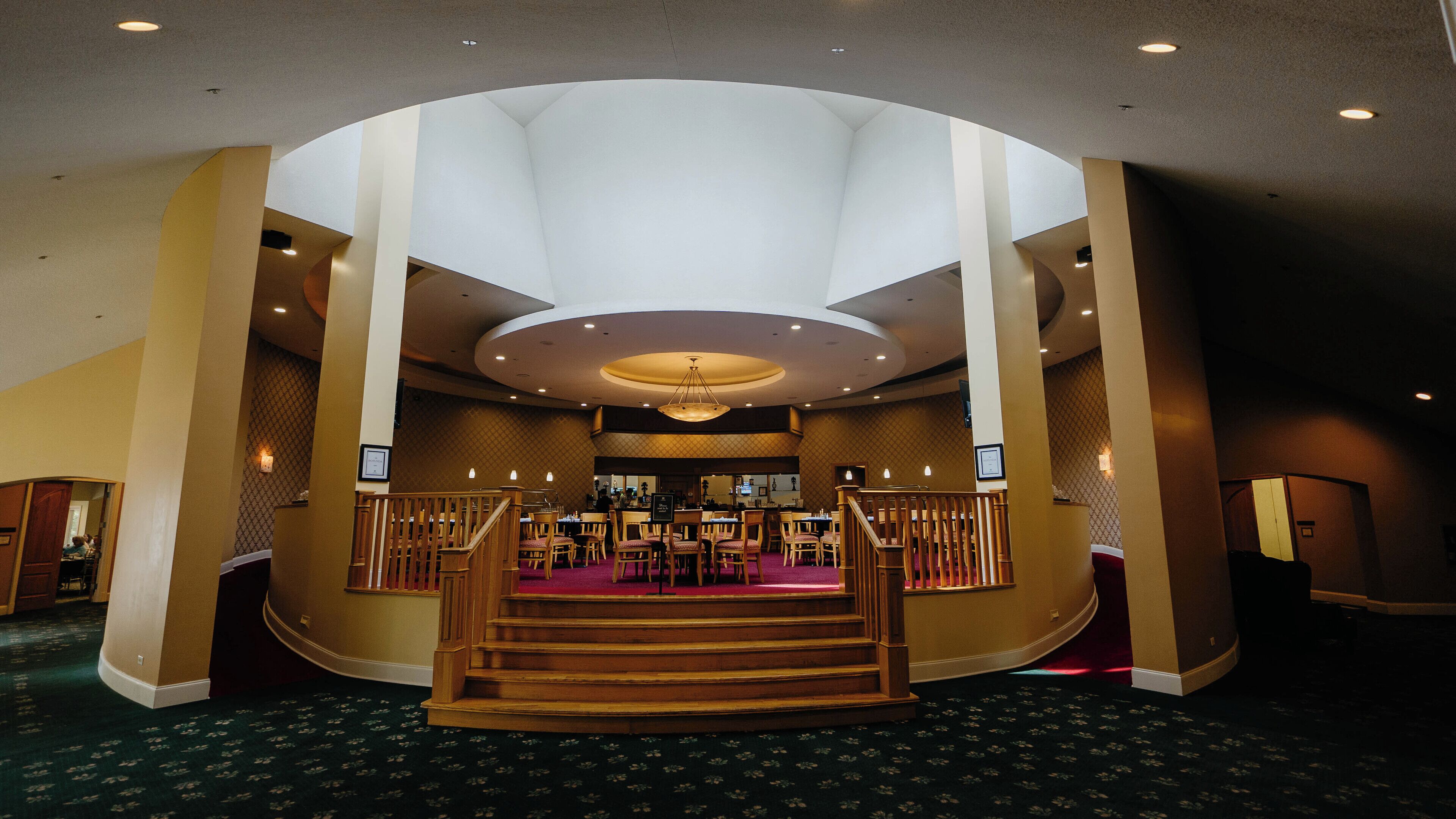 4 restaurants, breakfast, lunch, dinner served; american cuisine