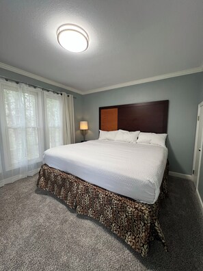 Iron/ironing board, free WiFi, bed sheets - The Resort at Glade Springs (Daniels)