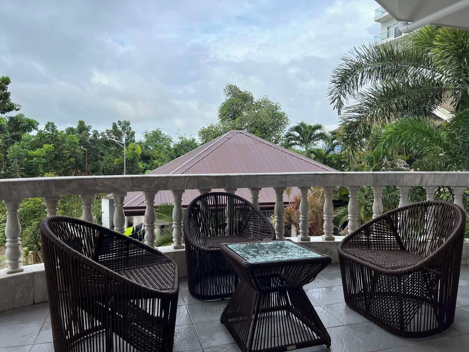 family room | balcony