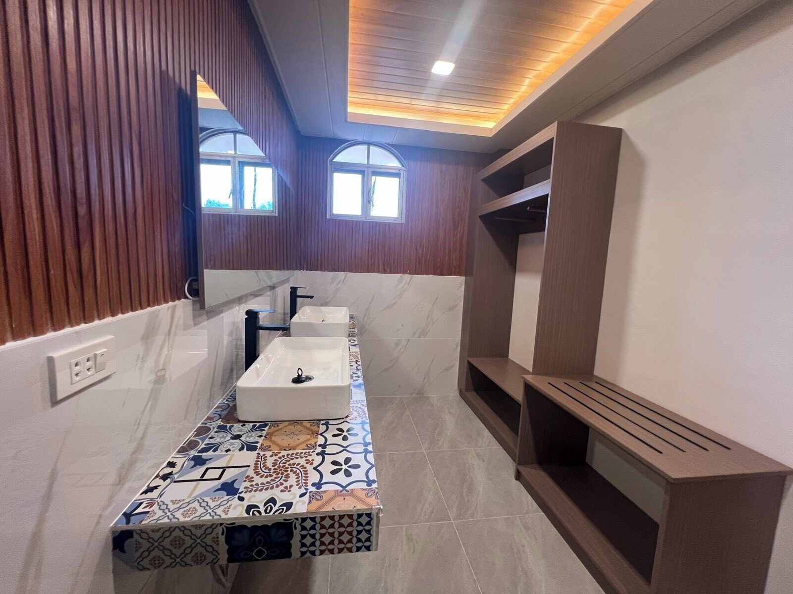 family room | bathroom | free toiletries, hair dryer, bidet, towels