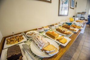 Tägliches inbegriffenes Frühstücksbuffet