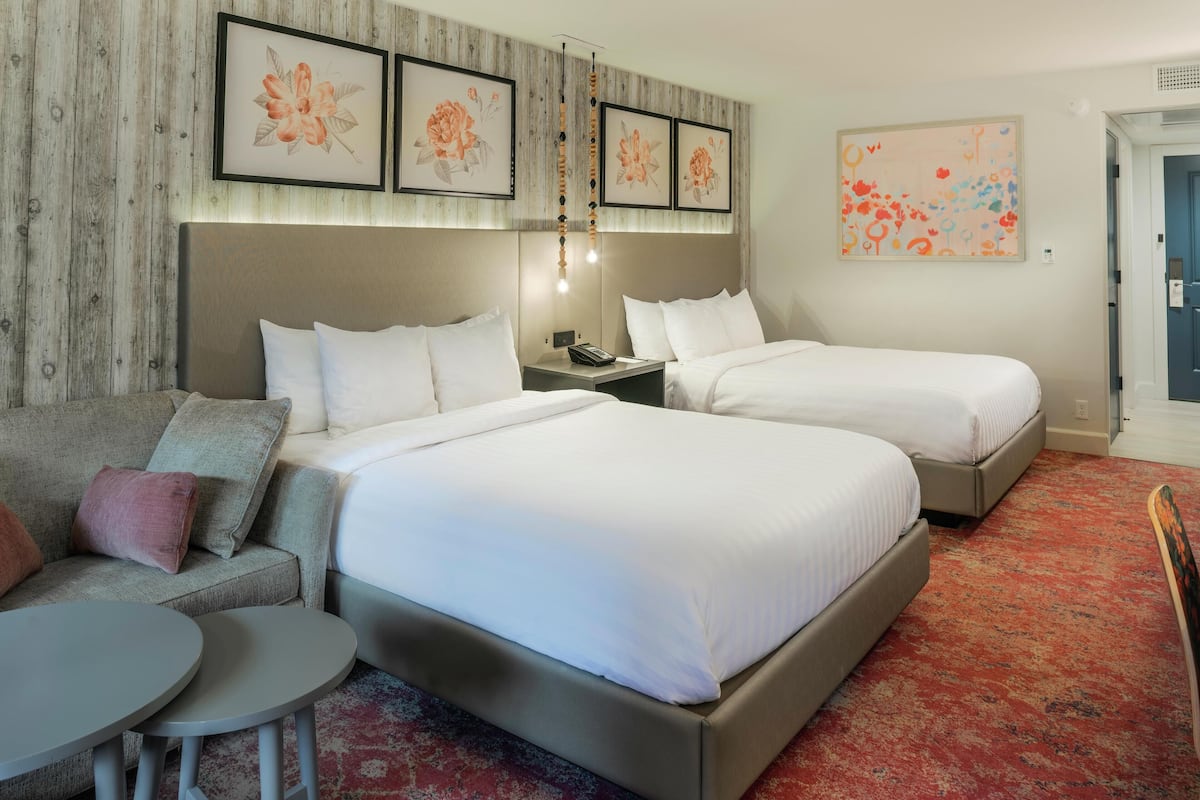 Ropa de cama de alta calidad y camas con pillow-top