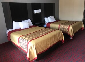 Room, 2 Queen Beds | Free WiFi, bed sheets - Conner Hill Motor Lodge (Pigeon Forge)