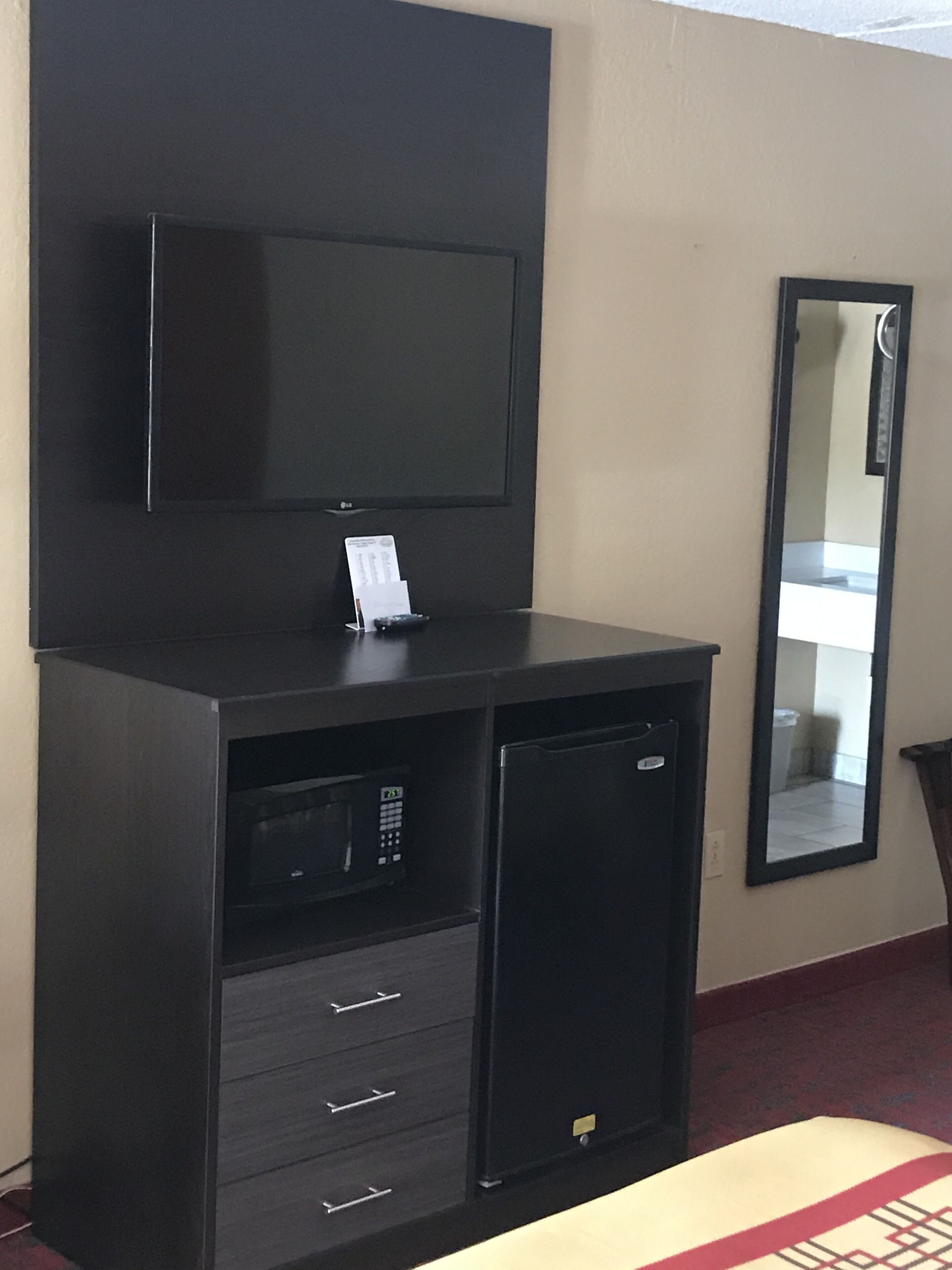 واي فاي مجانًا وملاءات أسرّة