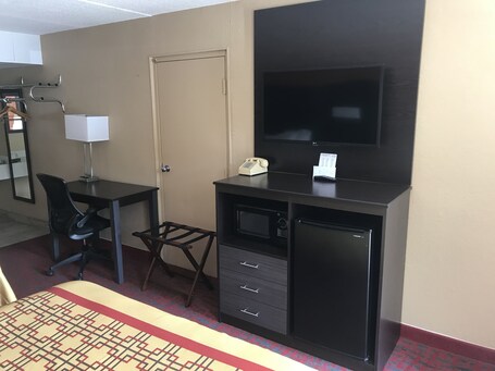 Conner Hill Motor Lodge - Image 22