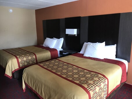 Conner Hill Motor Lodge - Image 4