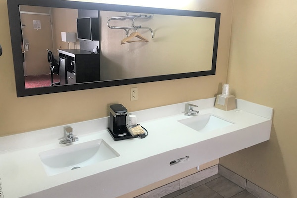 Room, 2 Queen Beds | WiFi (free), bed sheets