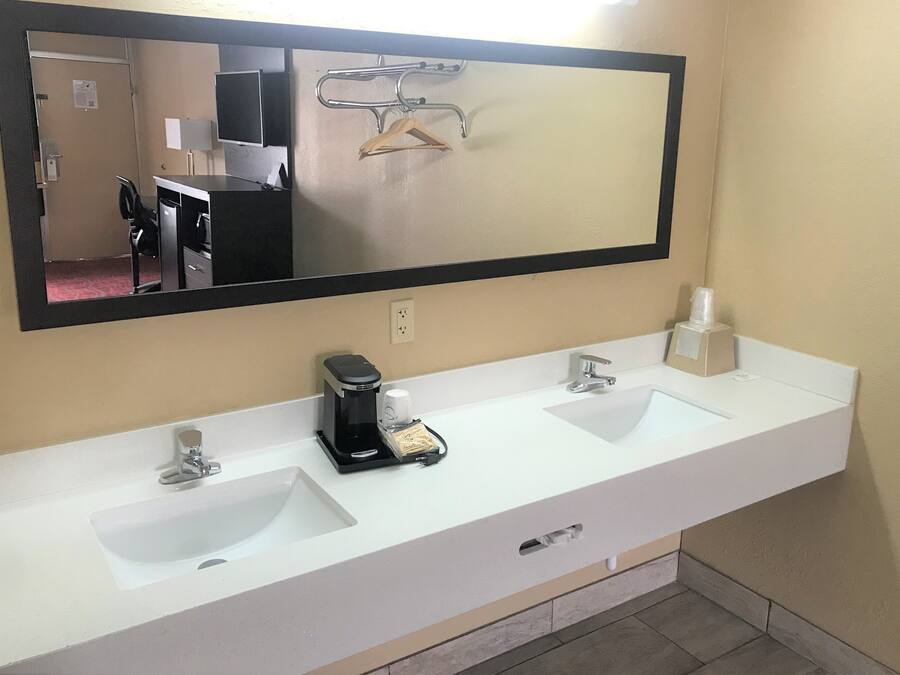 Kamer, 2 queensize bedden | Gratis wifi, beddengoed