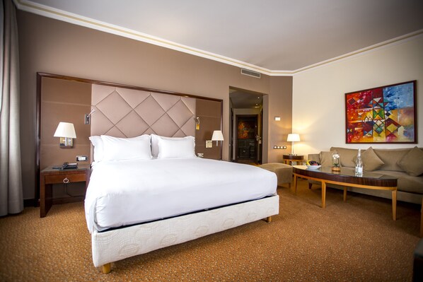 Superior-Suite | Minibar, Zimmersafe, Schreibtisch, laptopgeeigneter Arbeitsplatz