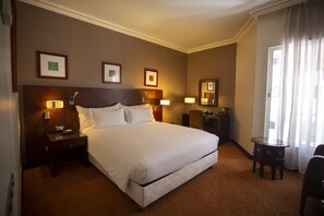 Minibar, in-room safe, desk, laptop workspace - Atlantic Agdal (Rabat)
