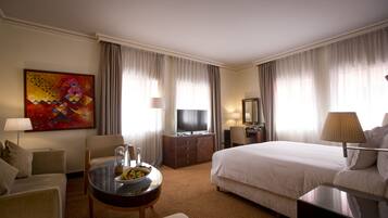 Suíte superior | Frigobar, cofres nos quartos, escrivaninha