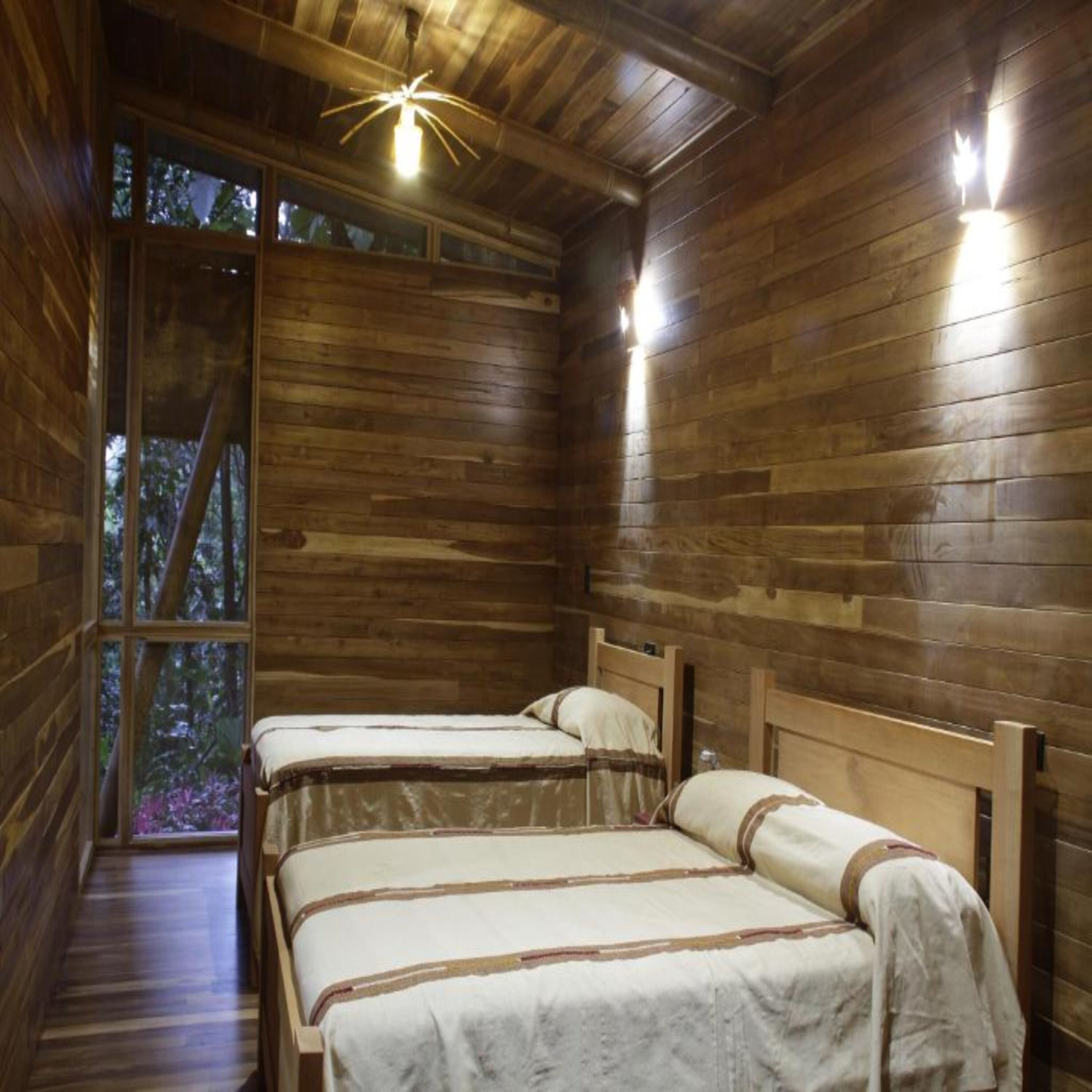 In-room safe, free WiFi, bed sheets