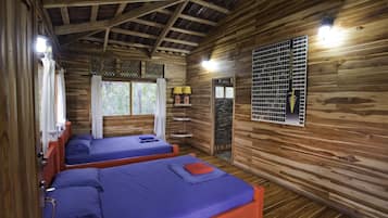 Bangalô família | 1 quarto, cofres nos quartos, Wi-Fi de cortesia, roupa de cama