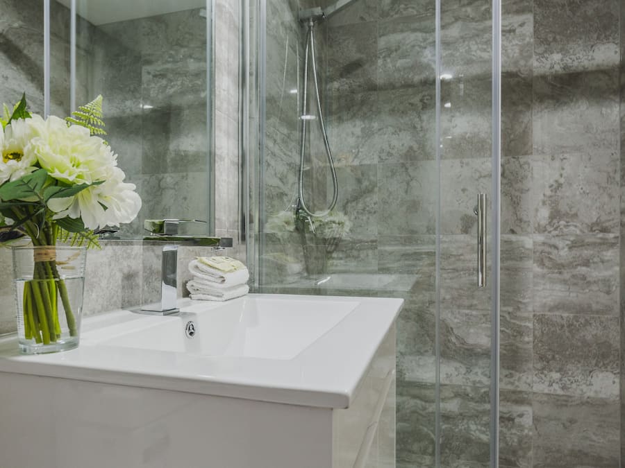 Studio | Bathroom | Free toiletries, hair dryer, towels, soap
