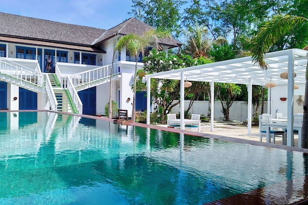 Deluxe Double Room, 1 King Bed, Poolside | View from room