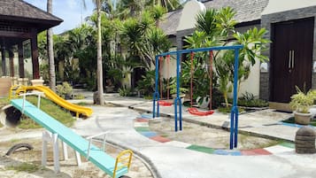 Children’s play area – outdoor