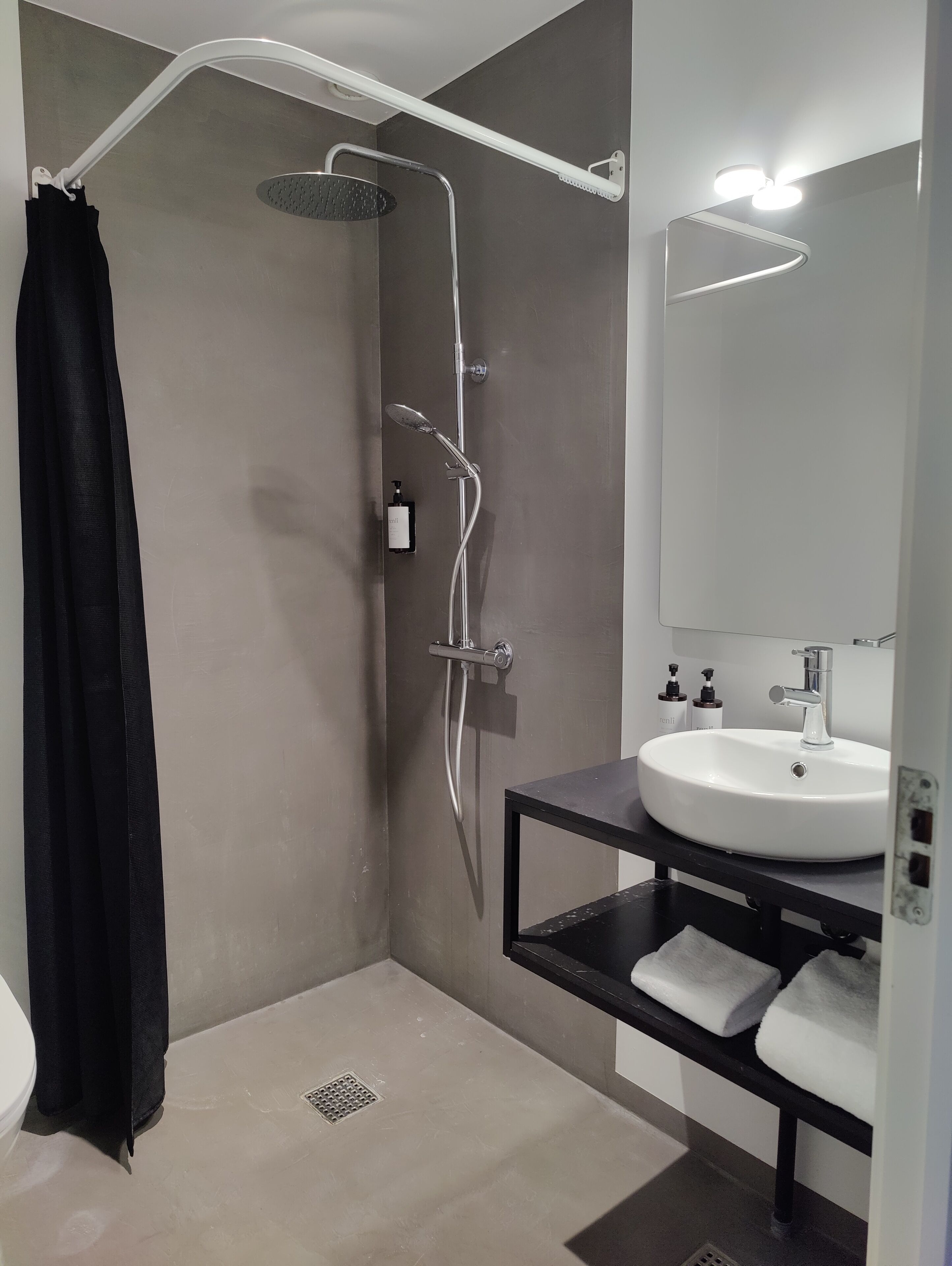 double room | bathroom | shower, eco-friendly toiletries, hair dryer, towels