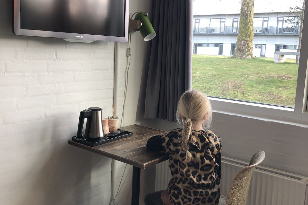 premium bedding, soundproofing, cots/infant beds, free wifi