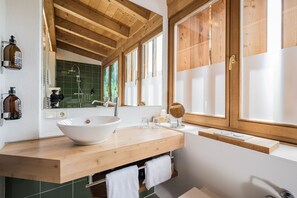 Superior Room | Bathroom | Eco-friendly toiletries, hair dryer, bathrobes, bidet