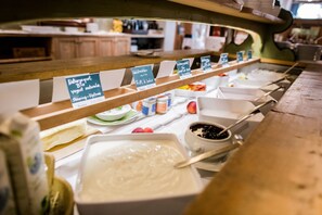 Free daily continental breakfast