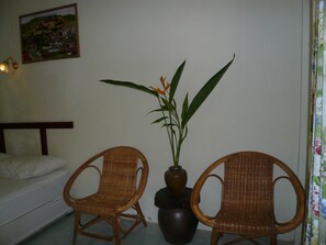 In-room safe, desk, free WiFi, bed sheets - Baan Lamai Resort (Koh Samui)