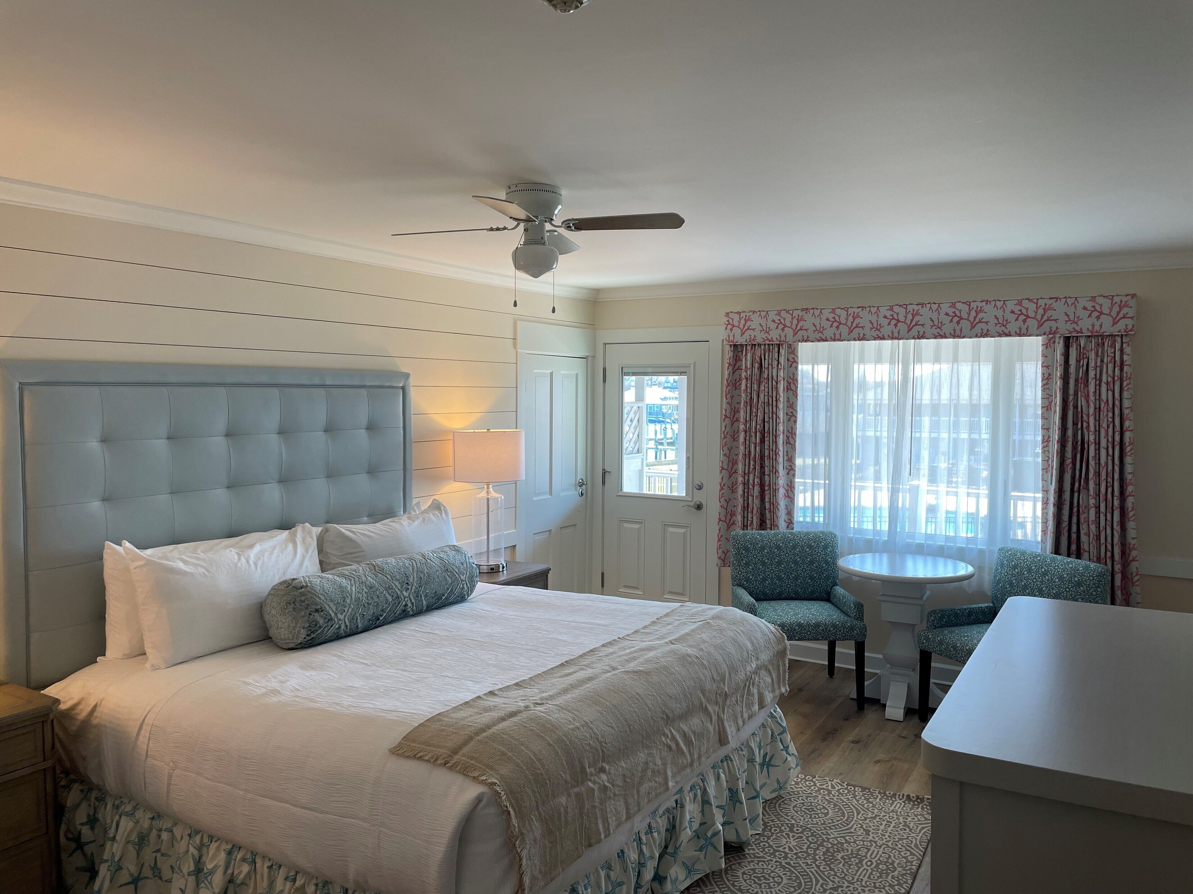 Premium Room, 1 King Bed, Balcony, Harbor View | Hypo-allergenic bedding, laptop workspace, iron/ironing board, free WiFi