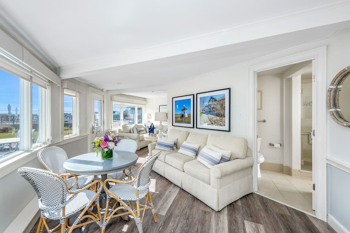 Suite, 1 Bedroom, Garden View | 1 bedroom, hypo-allergenic bedding, laptop workspace, iron/ironing board