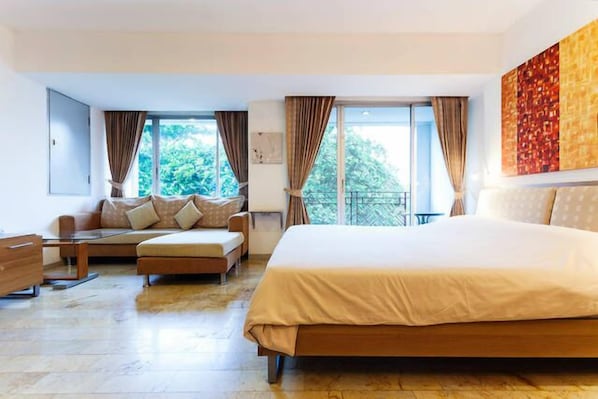 In-room safe, blackout curtains, rollaway beds, free WiFi - Galare Thong Tower (Chiang Mai)