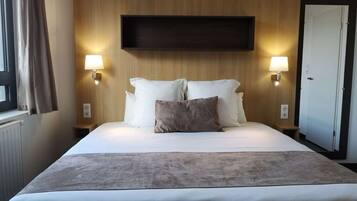 1 chambre, literie de qualité supérieure, bureau, rideaux occultants