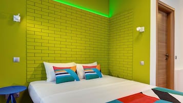 Design Room (Fresh ) | Premium bedding, individually decorated, individually furnished, desk