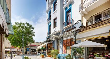 COLORS Central Ladadika