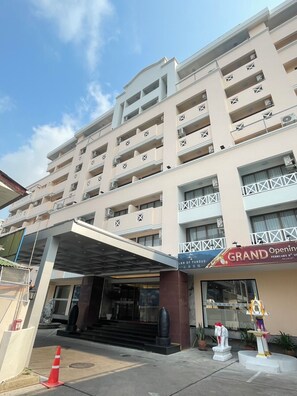 숙박 시설 정면