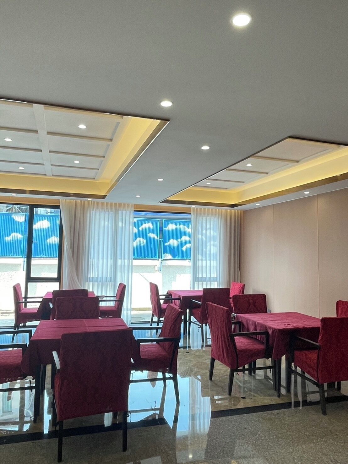 Phục vụ bữa sáng muộn cuối tuần 