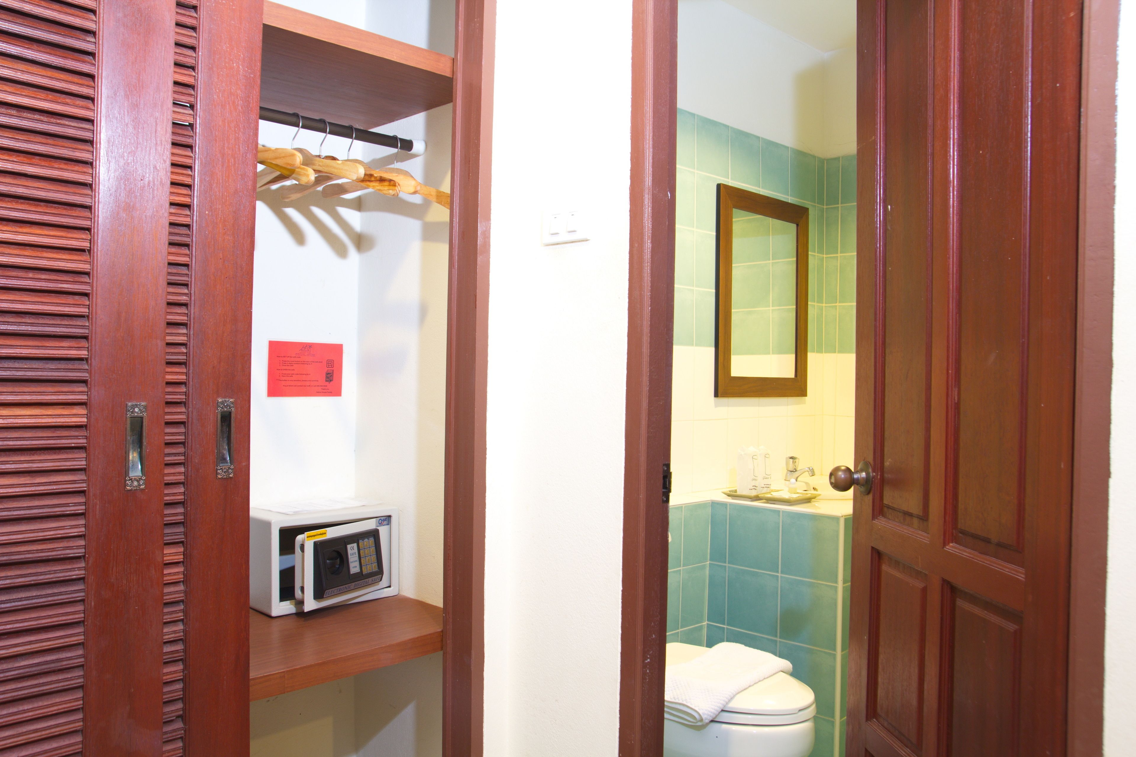 superior room | bathroom | shower, free toiletries, hair dryer, bidet