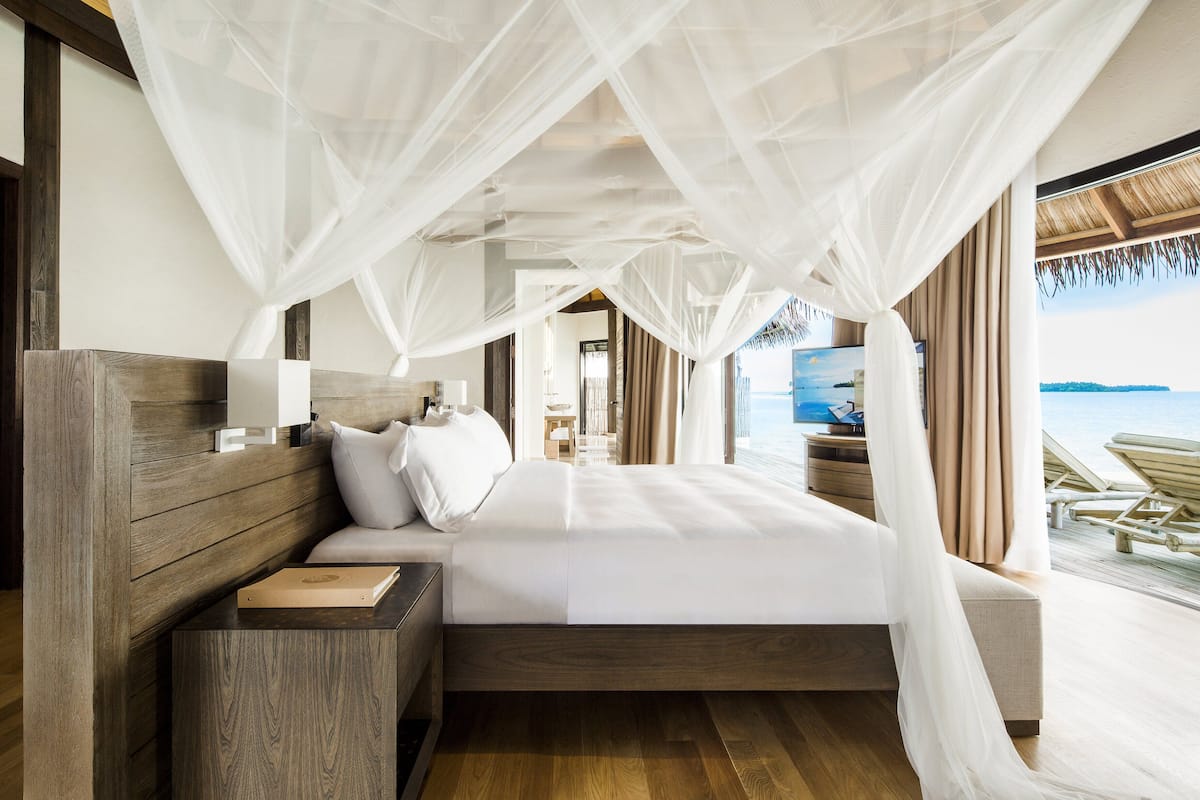 premium bedding, down duvets, minibar, in-room safe