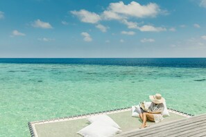 Maalifushi Water Villa | Aussenbereich