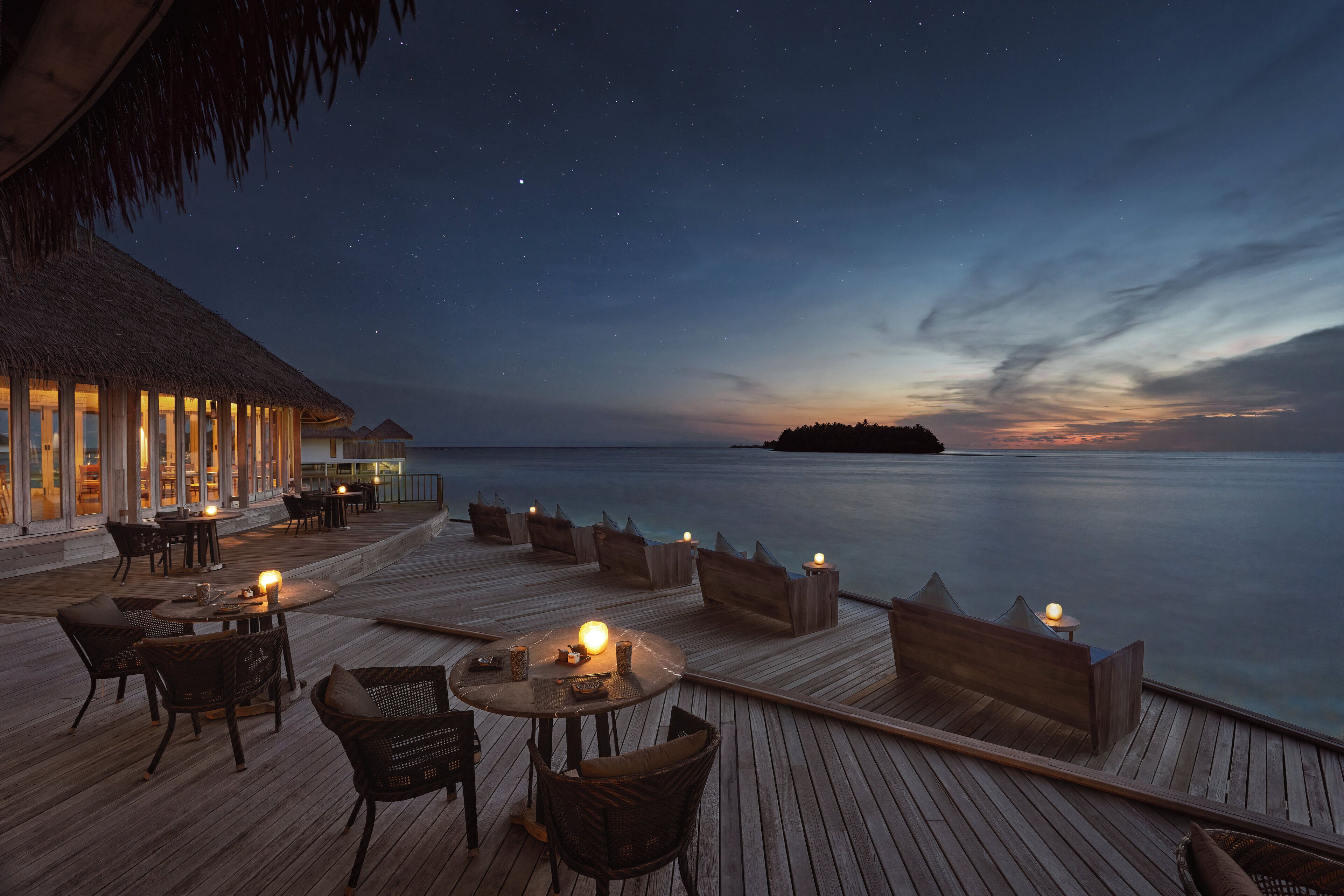 2 restaurants, breakfast, lunch, dinner served; international cuisine