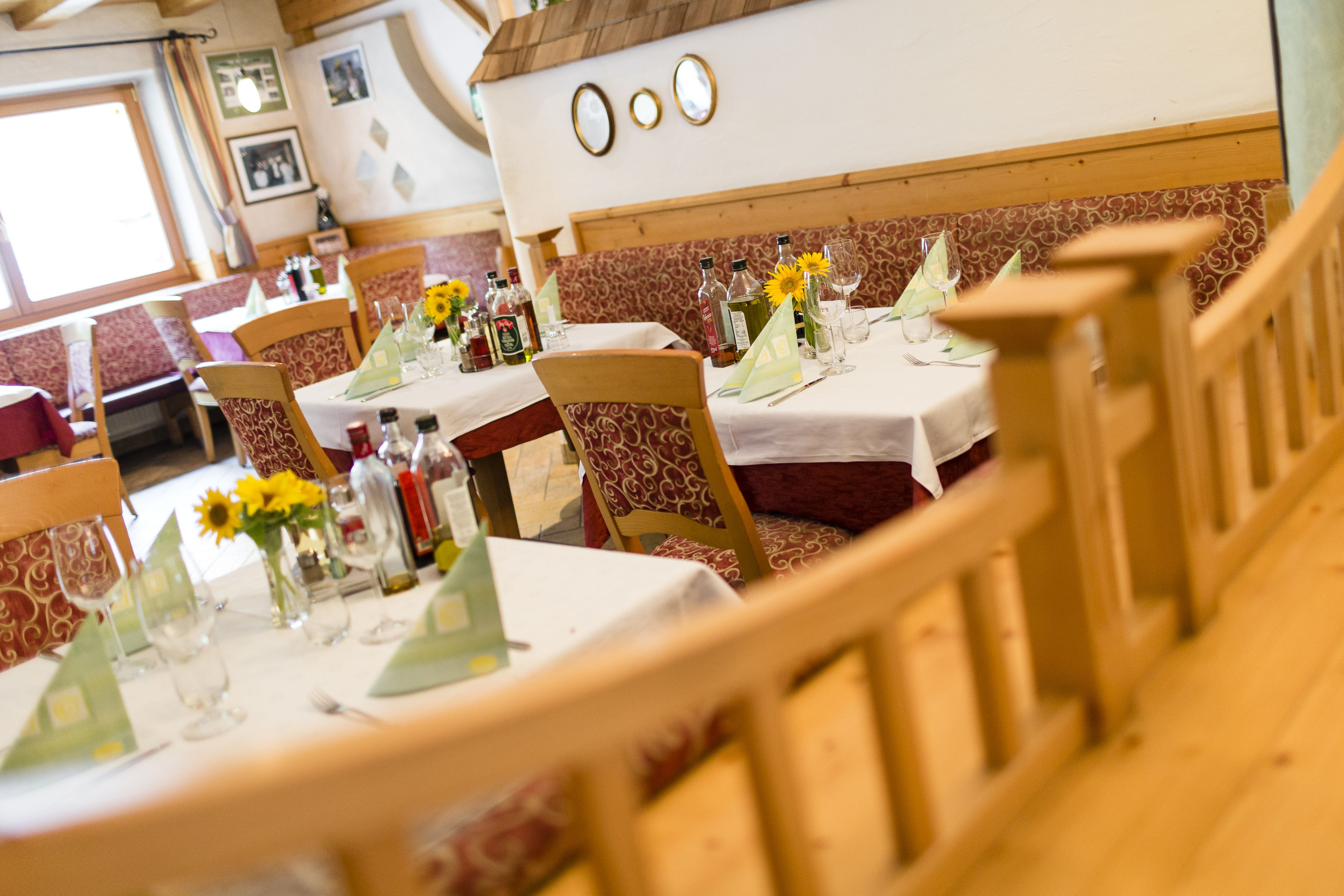 breakfast, lunch, dinner served; pizza, al fresco dining