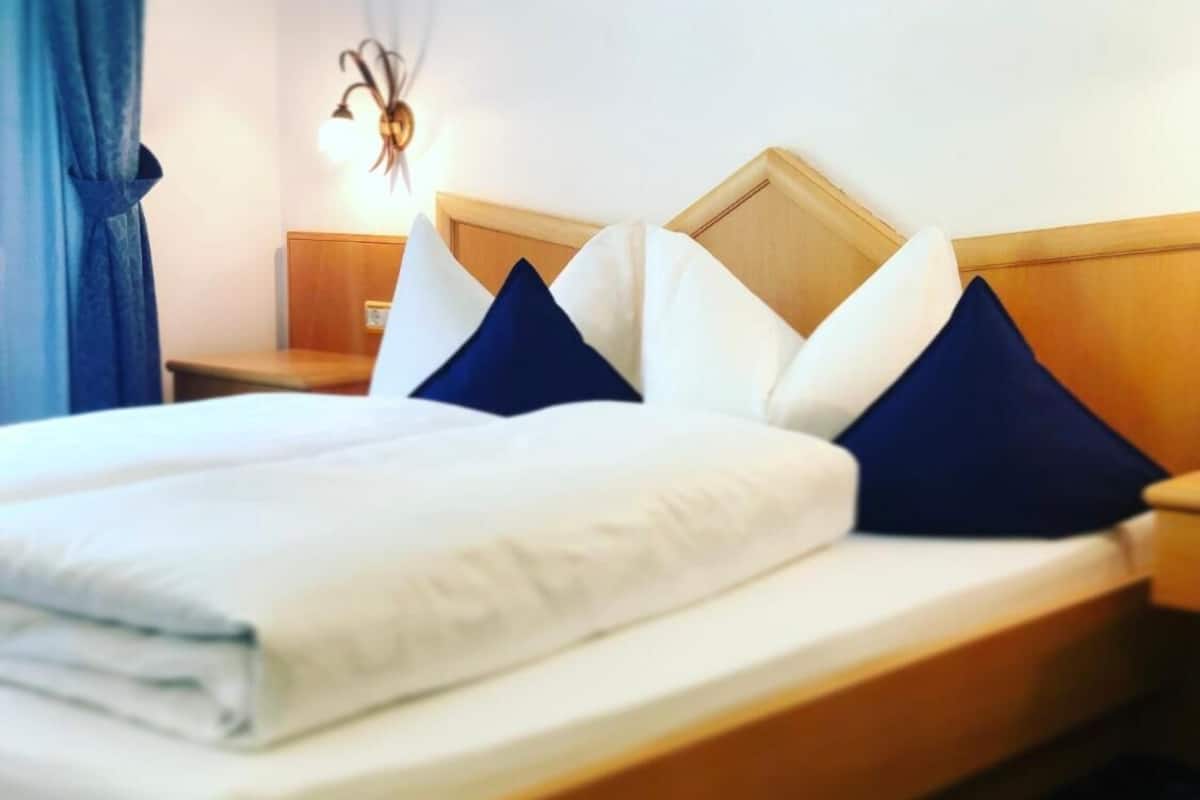 desk, free cots/infant beds, free rollaway beds, free wifi