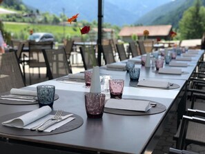 Breakfast, lunch, dinner served; pizza, al fresco dining  - Hotel Bergkristall (Brennero)