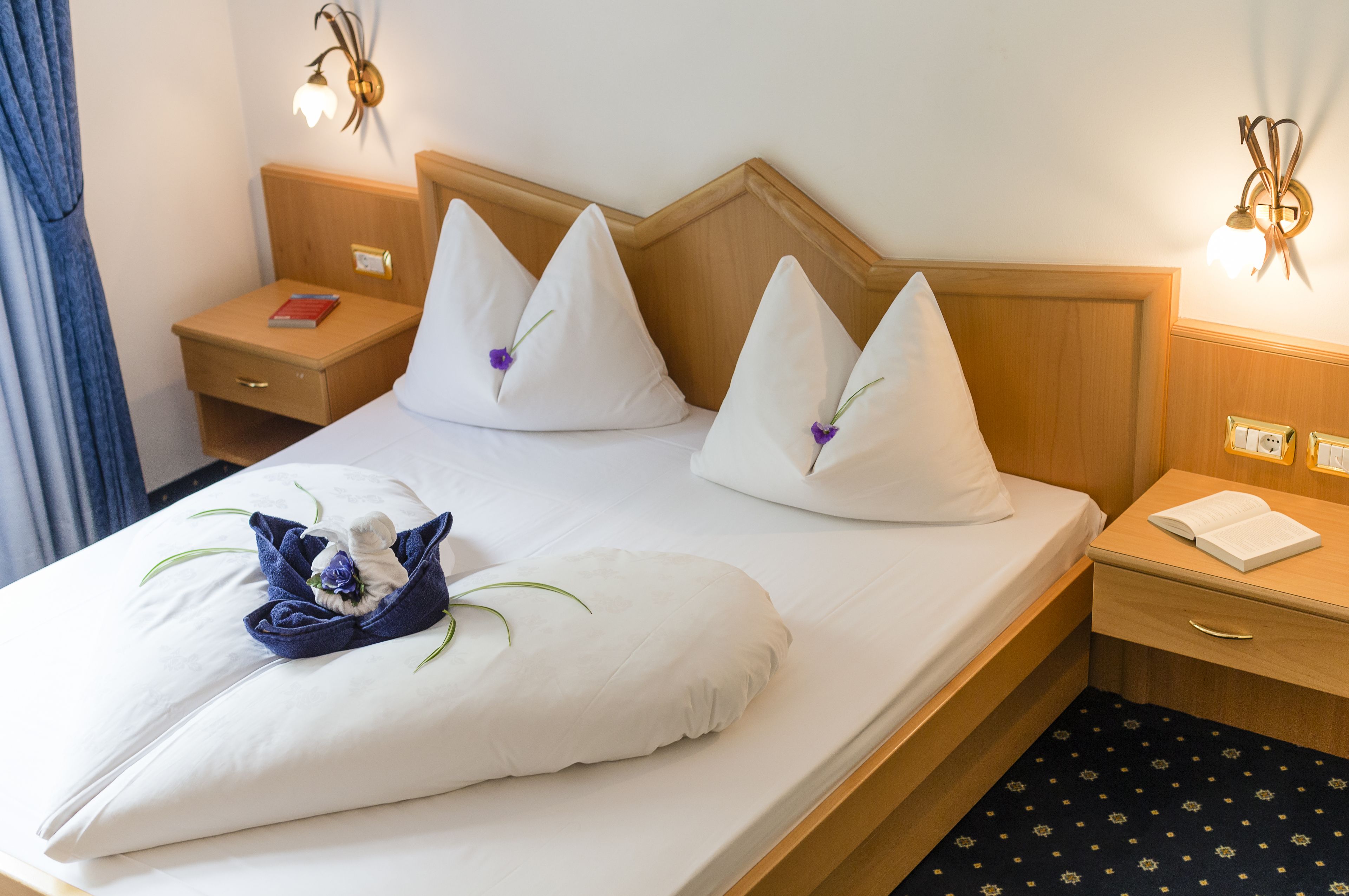 desk, free cots/infant beds, free rollaway beds, free wifi