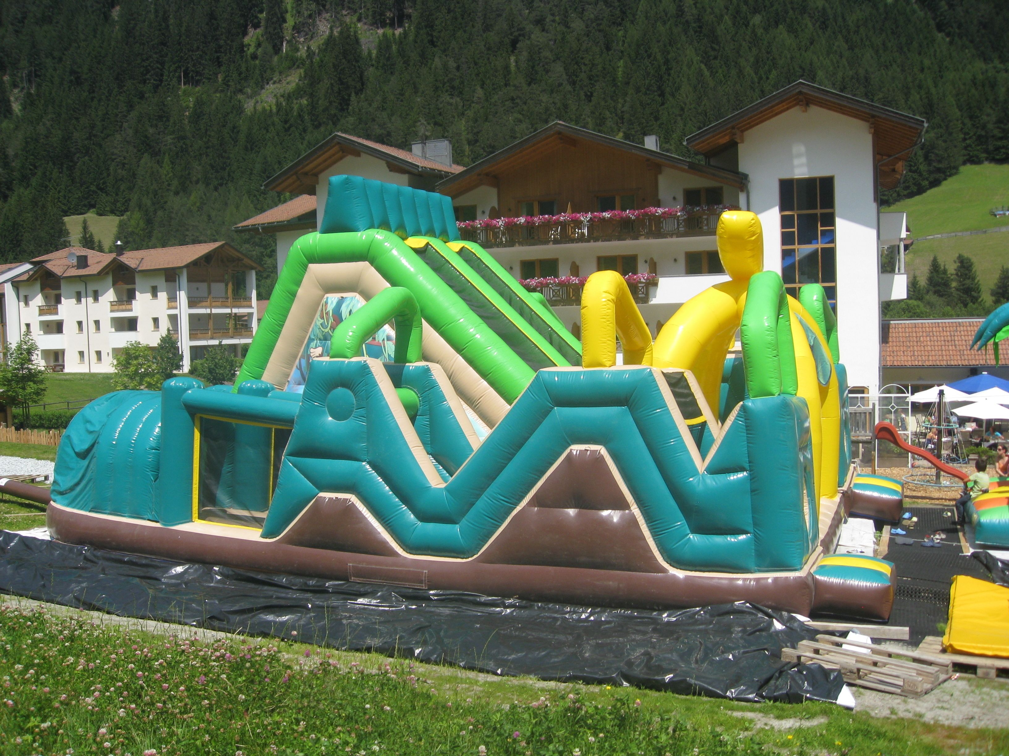 children’s play area – outdoor