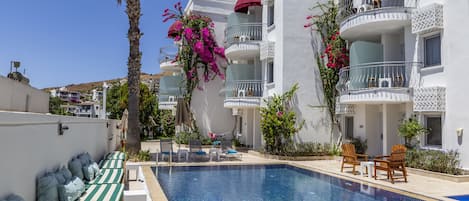 Outdoor pool, pool umbrellas
